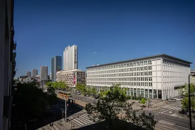 Budynek, w którym mieści się apartament