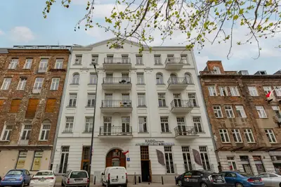 Budynek, w którym mieści się apartament