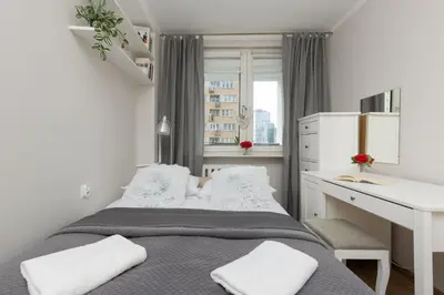 Łóżko lub łóżka w pokoju w obiekcie Pet-Friendly Apartment Pańska with AC by Noclegi Renters