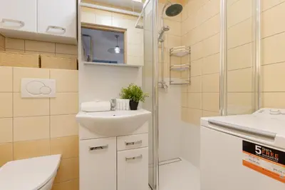 Łazienka w obiekcie Pet-Friendly Apartment Pańska with AC by Noclegi Renters