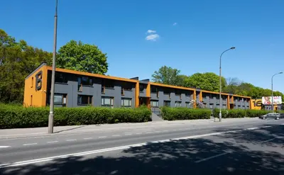 Budynek, w którym mieści się apartament