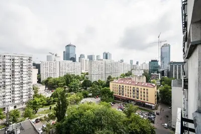 Widok na miasto Warszawa z tego apartamentu