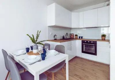 Kuchnia lub aneks kuchenny w obiekcie SuperApart Habicha apt74 - Ursus z balkonem