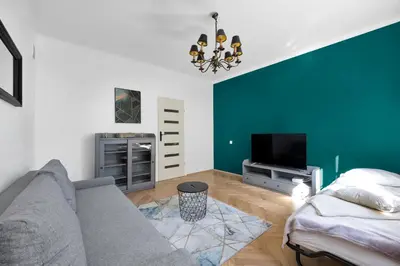 Telewizja i/lub zestaw kina domowego w obiekcie Unique Old town 2br Apt Stara 7