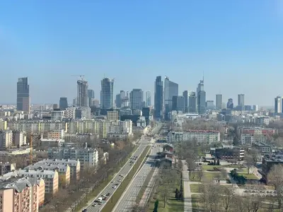 Widok na miasto Warszawa z tego apartamentu