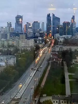 Widok na miasto Warszawa z tego apartamentu