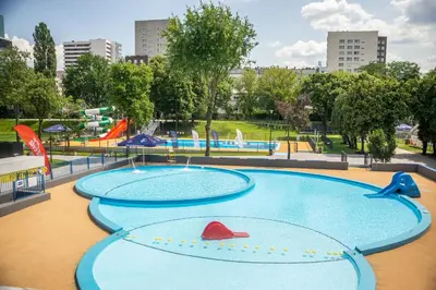Basen w obiekcie Vorto Apartament 3 - Warszawa Centrum lub w pobliżu