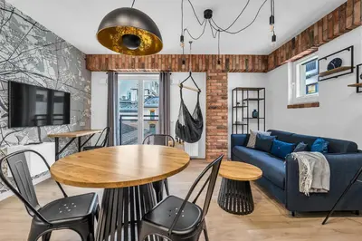 Część wypoczynkowa w obiekcie Vistula Loft Blue Apartment by BookingHost
