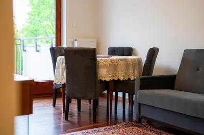 Część wypoczynkowa w obiekcie Malborska Metro Kondratowicza Apartment by BookingHost