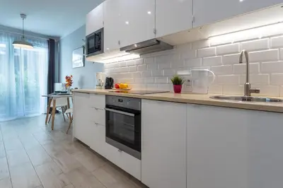 Kuchnia lub aneks kuchenny w obiekcie Warsaw Dream w sercu miasta - FREE PARKING - metro