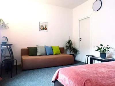 Łóżko lub łóżka w pokoju w obiekcie Prywatny pokój w sercu Warszawy Pokój 6