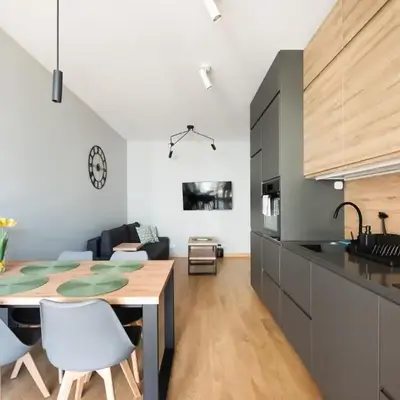 Wola Skwer Happy Apartment by BookingHost
