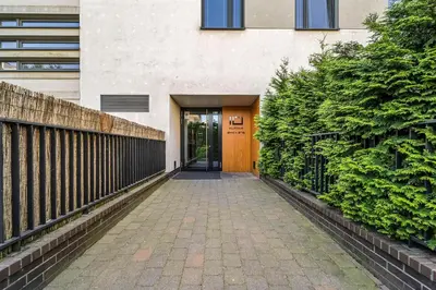 Budynek, w którym mieści się apartament