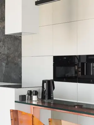 Kuchnia lub aneks kuchenny w obiekcie Bliska Wola Tower - UNIQUE Apartments 4YOU - 18 piętro z pięknym widokiem na centrum Warszawy