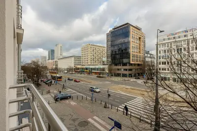 Widok na miasto Warszawa z tego apartamentu