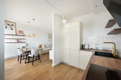Kuchnia lub aneks kuchenny w obiekcie Wola Kasprzaka Luxury Apartment by BookingHost