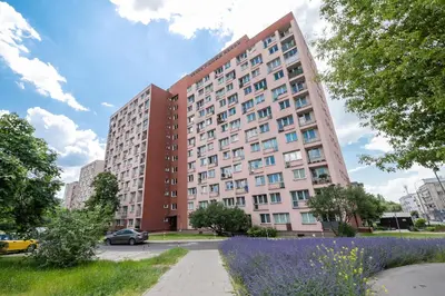 Budynek, w którym mieści się apartament