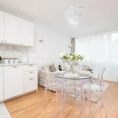 Glam & Modern by Cooee Apartments