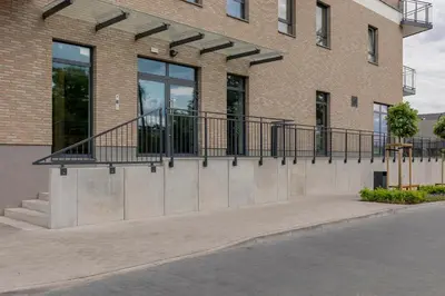 Budynek, w którym mieści się apartament