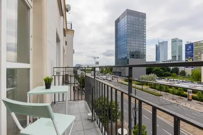 Balkon lub taras w obiekcie Trendy Apartment Marszałkowska with City View near Ogród Saski by Noclegi Renters