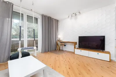 Telewizja i/lub zestaw kina domowego w obiekcie Przanowskiego 32 by Homeprime