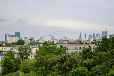 Widok na miasto Warszawa z tego apartamentu