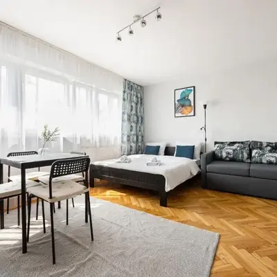 Uniwersytet Medyczny Park Studio by BookingHost