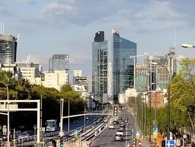 Widok na miasto Warszawa z tego apartamentu