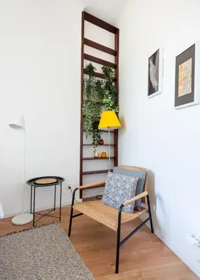 Część wypoczynkowa w obiekcie Wolność City Centre Comfy Studio by BookingHost