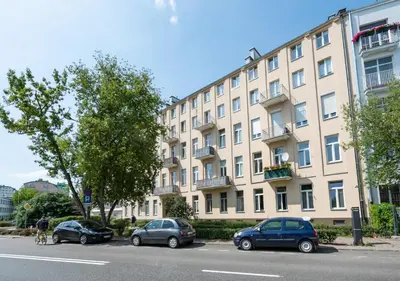 Budynek, w którym mieści się apartament