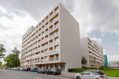 Budynek, w którym mieści się apartament