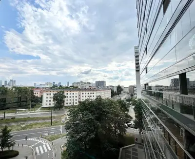 Widok na miasto Warszawa z tego apartamentu