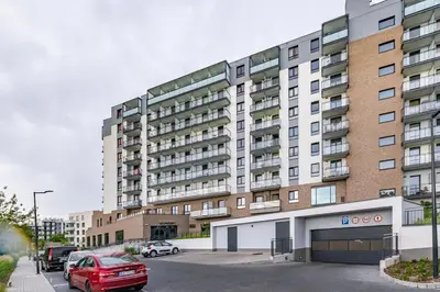 Budynek, w którym mieści się apartament
