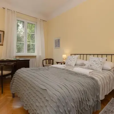 Warsaw New Town Square Apartment for 5 Guests by Noclegi Renters