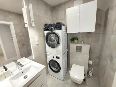 Łazienka w obiekcie LUX 2 pokojowe Apartment in Warszawa z bezpłatnym podziemnym parkingem