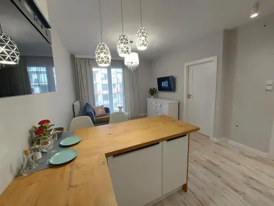 Kuchnia lub aneks kuchenny w obiekcie LUX 2 pokojowe Apartment in Warszawa z bezpłatnym podziemnym parkingem