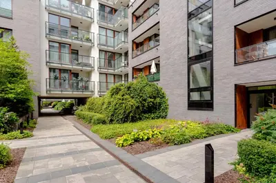 Budynek, w którym mieści się apartament
