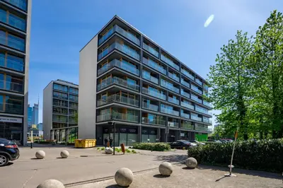 Budynek, w którym mieści się apartament