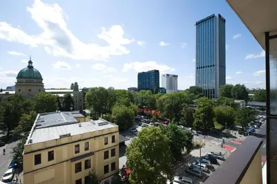 Widok na miasto Warszawa z tego apartamentu