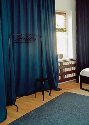 Łóżko lub łóżka w pokoju w obiekcie Duży prywatny pokój blisko Starego Miasta. Pokój 7