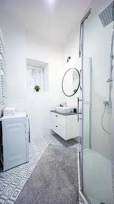 Łazienka w obiekcie Spacious Apartment with 3 meter ceilings, Powiśle, The Old Town