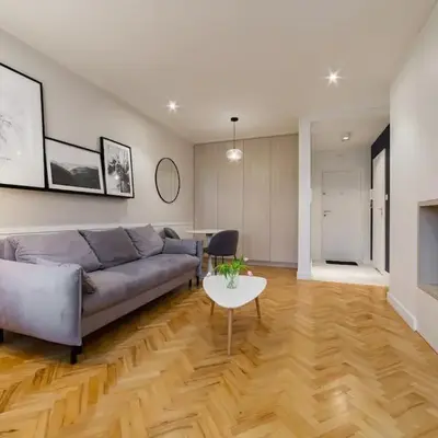 Central Apartment with Balcony and Views