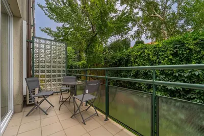 Balkon lub taras w obiekcie 90m2 Prestige Suite - Parking & Jacuzzi & AirCon by Rentujemy