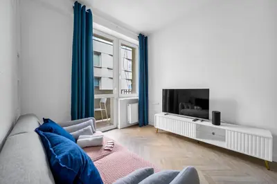 Telewizja i/lub zestaw kina domowego w obiekcie Koneser Apartment - Workspace, Balcony, Subway - by Rentujemy