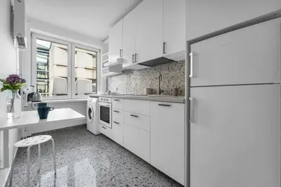 Kuchnia lub aneks kuchenny w obiekcie Koneser Apartment - Workspace, Balcony, Subway - by Rentujemy