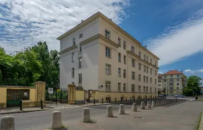 Budynek, w którym mieści się apartament