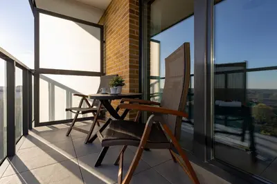 Balkon lub taras w obiekcie Praga Apartment with Parking by Noclegi Renters
