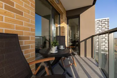 Balkon lub taras w obiekcie Praga Apartment with Parking by Noclegi Renters
