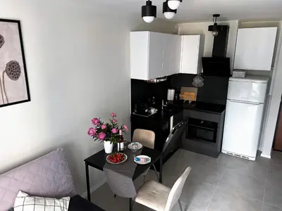 Kuchnia lub aneks kuchenny w obiekcie Sky Apartment Comfy Suite Pereca