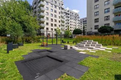 Ogród w obiekcie 8th Floor Downtown Warsaw Apartments N2 - Parking, City View, Balcony - by RENTUJEMY